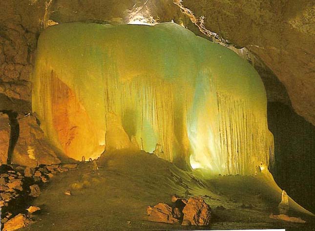 Eisriesenwelt, a világ legnagyobb jégbarlangja