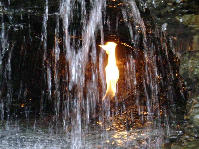 Örök tűz vízesés, Eternal Flame Waterfall