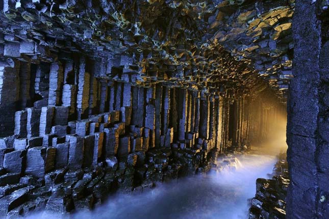 Fingal barlang, Skóciában.