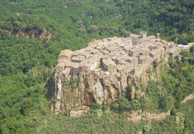 Calcata város, Olaszország