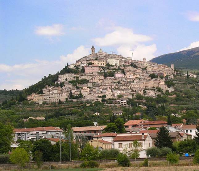 Trevi egy ősi város, Olaszország