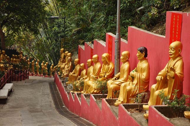 Tízezer Buddha Temploma