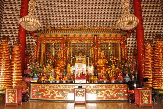 Tízezer Buddha Temploma