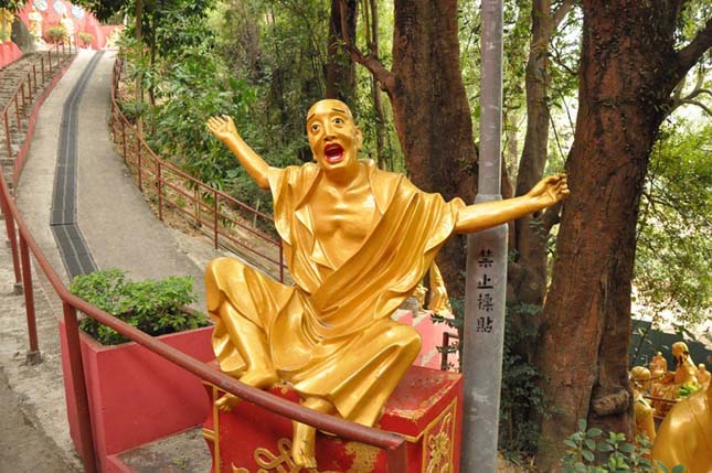 Tízezer Buddha Temploma