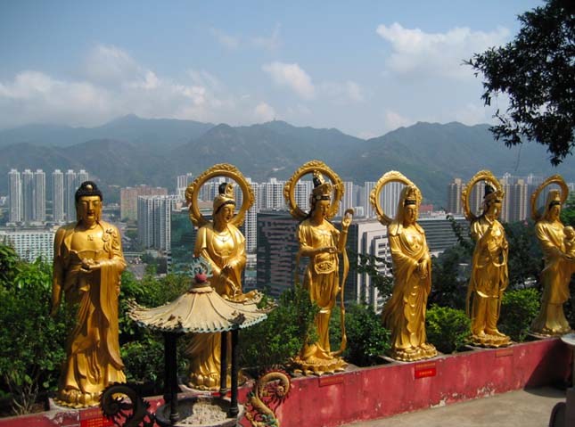 Tízezer Buddha Temploma