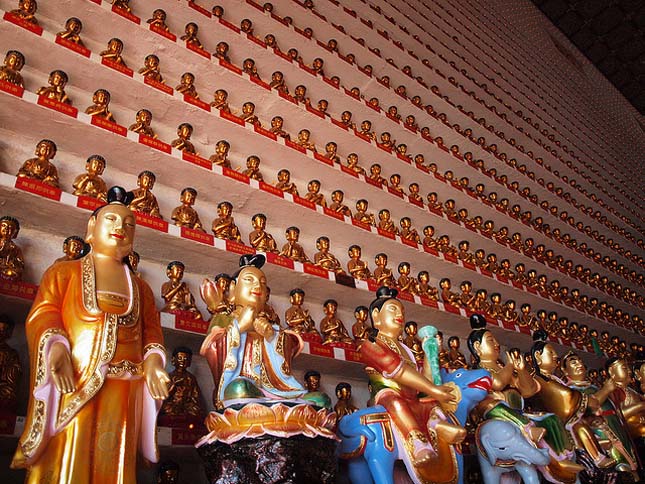 Tízezer Buddha Temploma