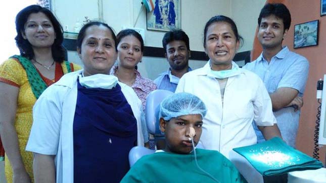 232 fogát húzták ki egy indiai fiúnak