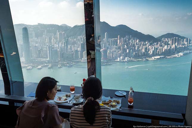 Ritz-Carlton Hotel, Hong Kong