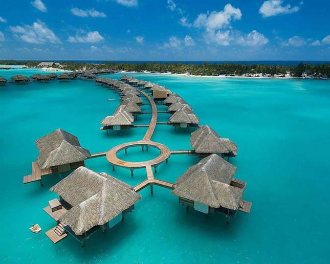 Four Seasons Hotel – Bora Bora