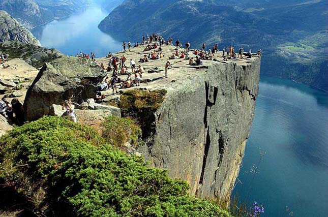 Preikestolen (Szószék szikla), Norvégia