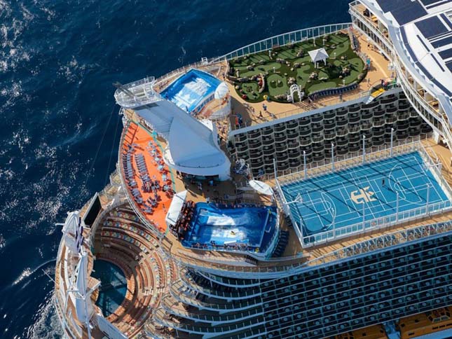 Allure of the Seas, a világ legnagyobb óceánjáró hajója