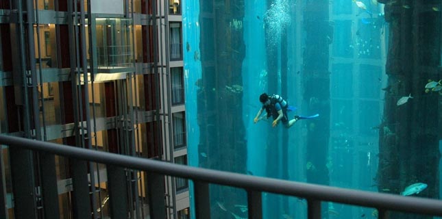 AquaDom, Sea Life Center, Berlin 