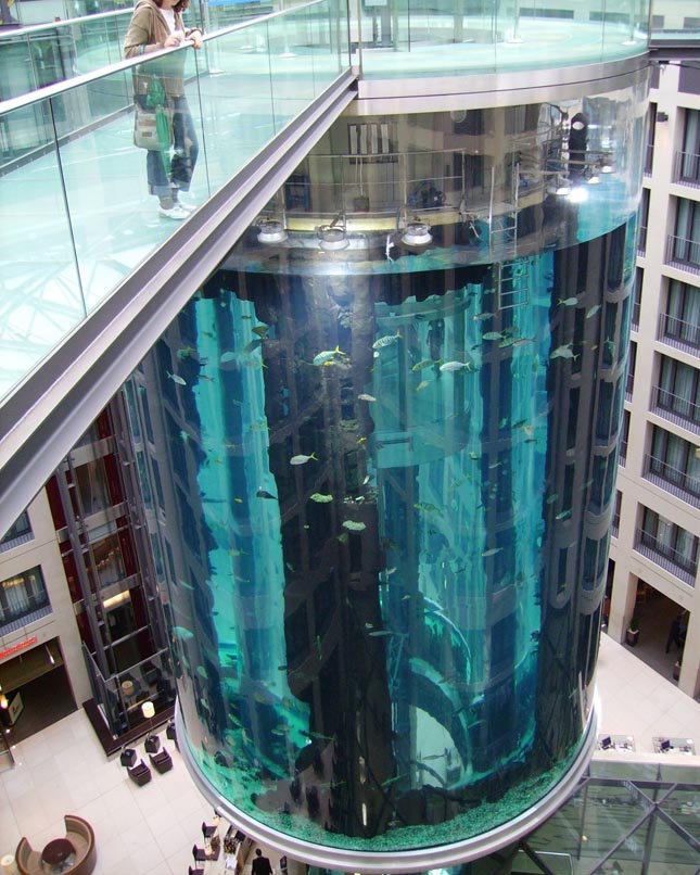 AquaDom, Sea Life Center, Berlin 