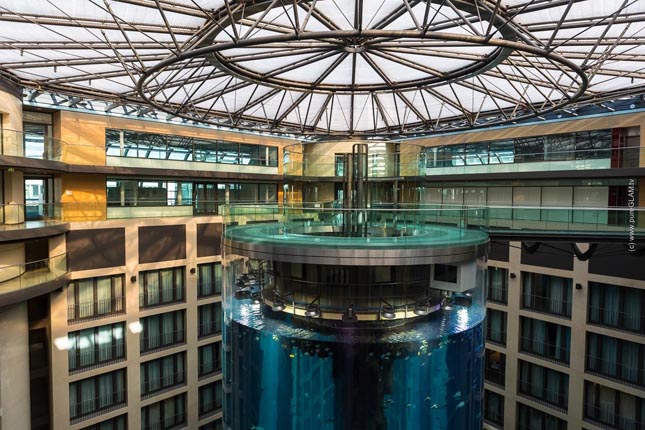 AquaDom, Sea Life Center, Berlin 
