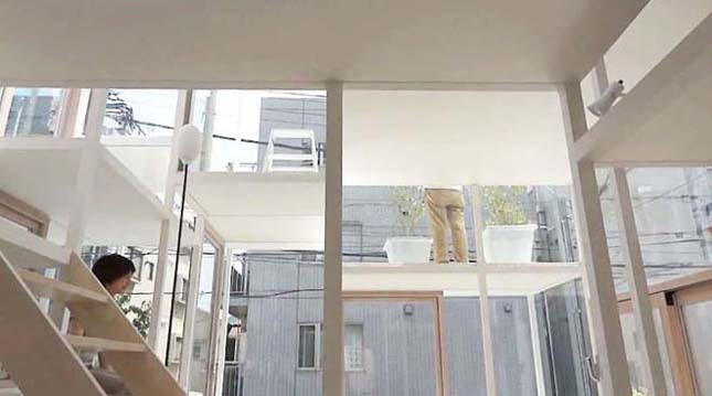 Átlátszó ház Tokióban