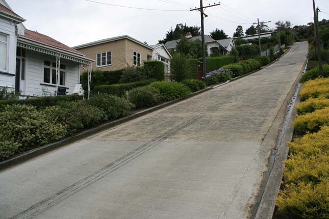 Baldwin Street, a világ legmeredekebb utcája