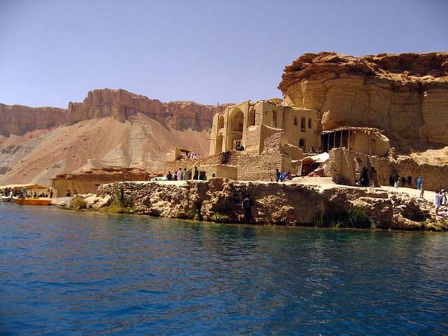 Band-e Amir tavai