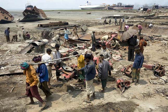 De Chittagong - hajóbontás Bangladesben