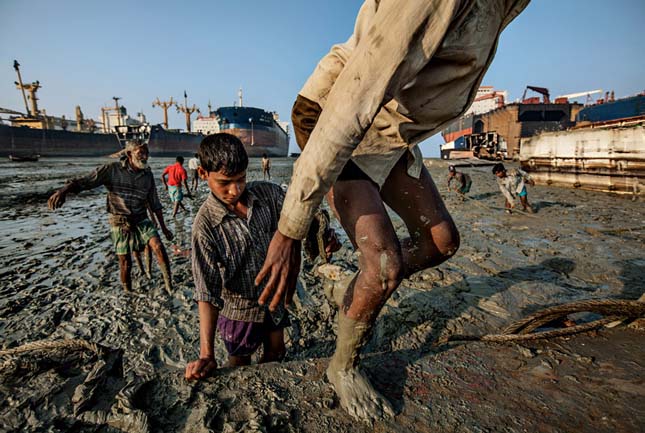 De Chittagong - hajóbontás Bangladesben