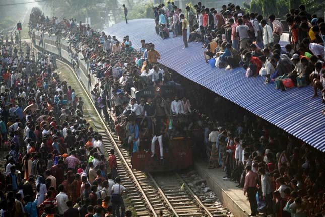 Bangladesi zarándokok vonat útja