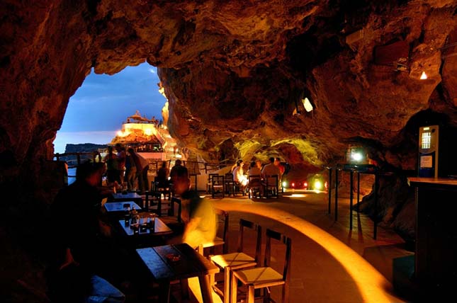 Barlang bár, Menorca