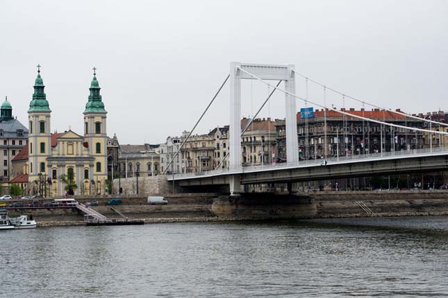 Budapest bombázása