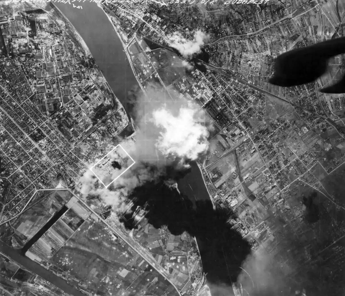 Budapest bombázása