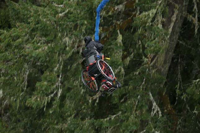 bungee jumping ugrás