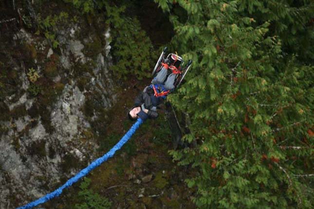 bungee jumping ugrás