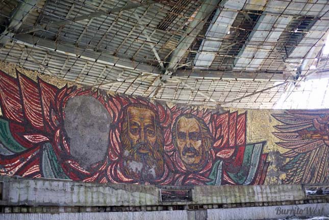 Mongumentális szocialista emlékmű Bulgáriában