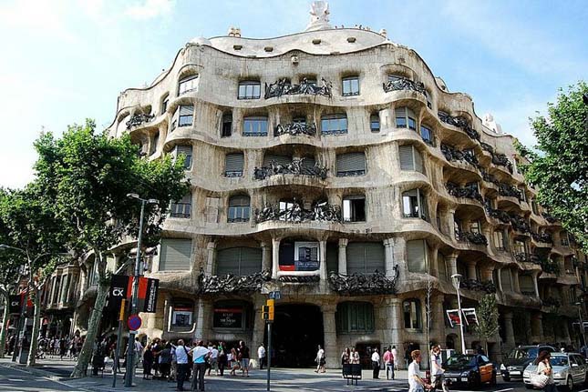 Casa Milá, Antoni Gaudi leghíresebb épülete