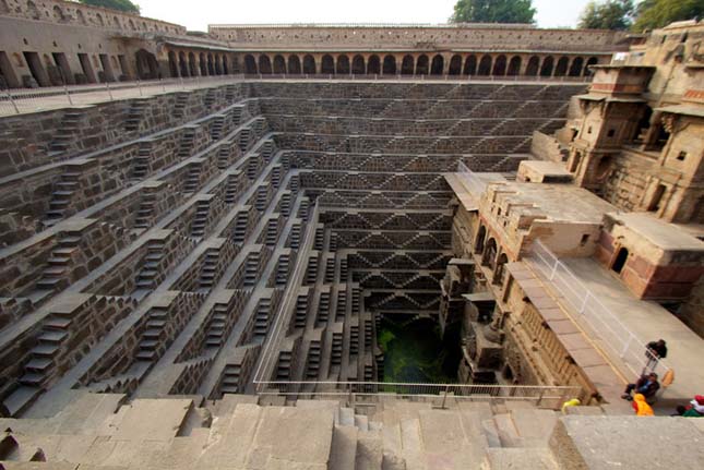 Chand Baori, lépcsős kút Indiában