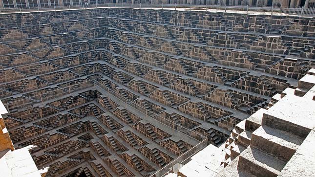 Chand Baori, lépcsős kút Indiában