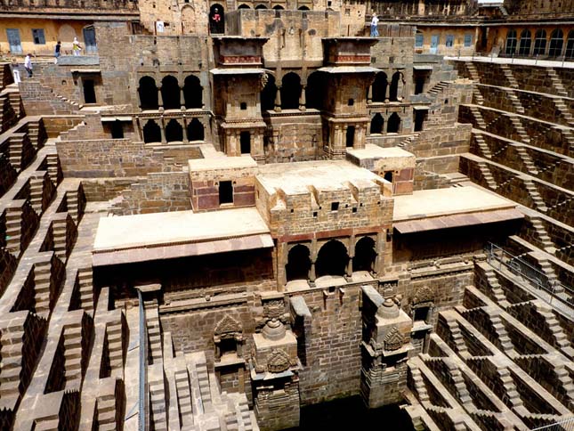 Chand Baori, lépcsős kút Indiában