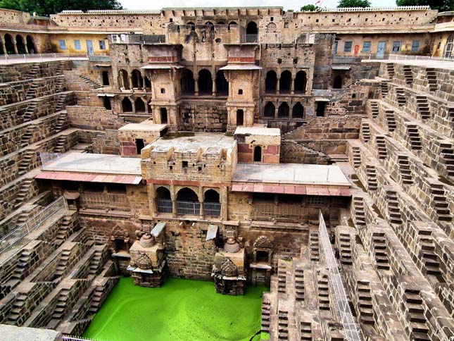 Chand Baori, lépcsős kút Indiában