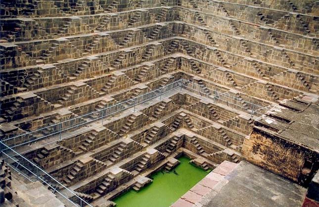 Chand Baori, lépcsős kút Indiában