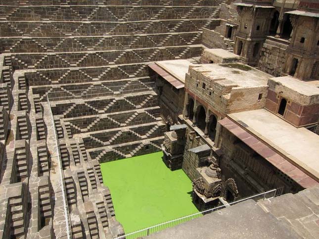 Chand Baori, lépcsős kút Indiában