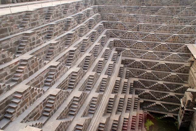 Chand Baori, lépcsős kút Indiában