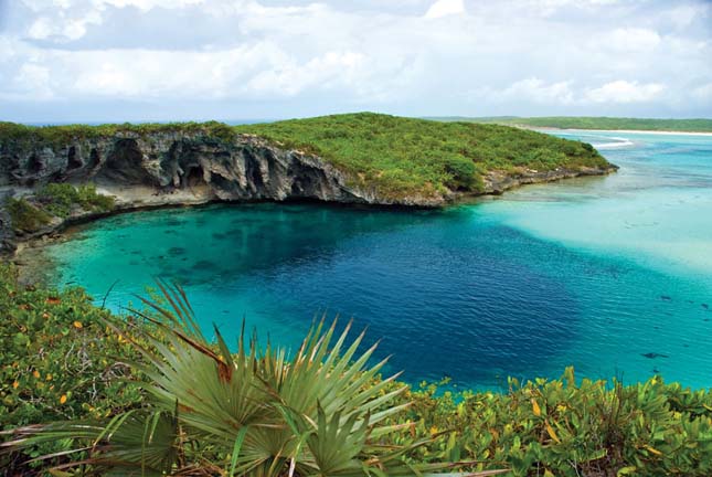 Dean's Blue Hole