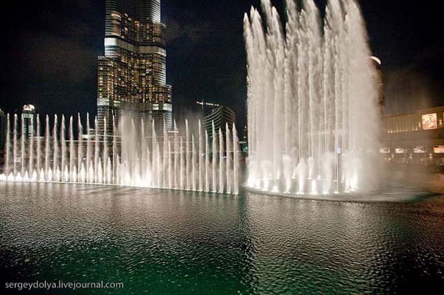 Dubai Fountain,a világ legnagyobb szökőkútja