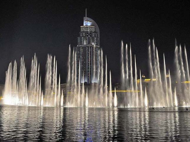 Dubai Fountain,a világ legnagyobb szökőkútja