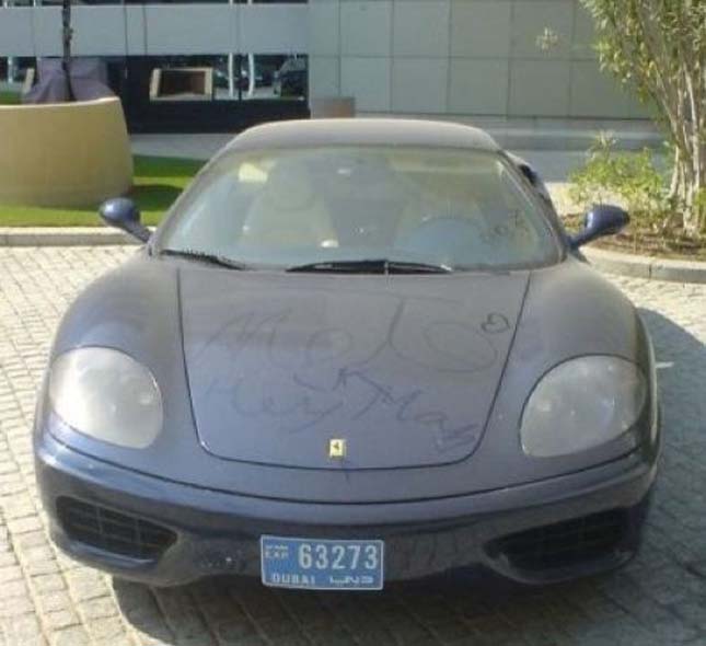 Elhagyott autók Dubaiban