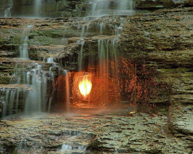 Örök tűz vízesés, Eternal Flame Waterfall