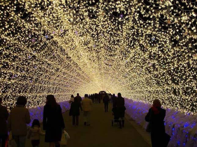 Fényalagút a japán Nabana no Sato parkban