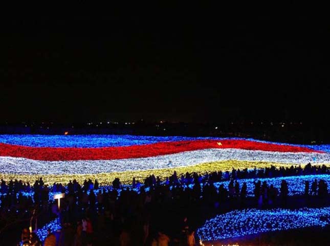 Fényalagút a japán Nabana no Sato parkban