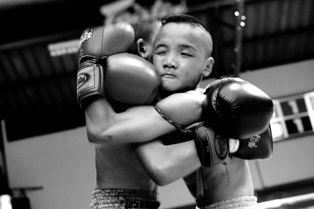 Thai boxoló gyerekek