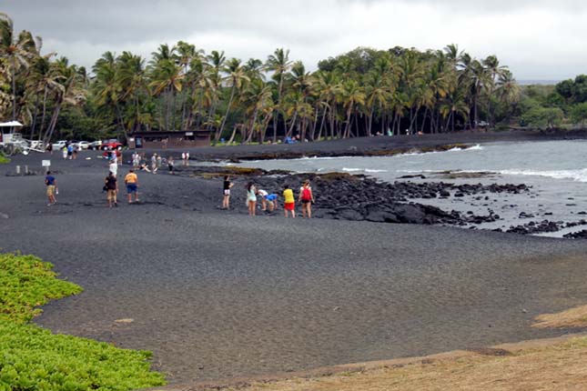 Hawai fekete homokos tengerpartja