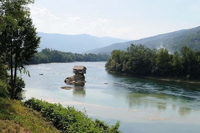 Ház a Drina-folyón