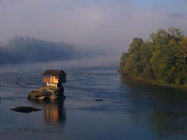 Ház a Drina-folyón