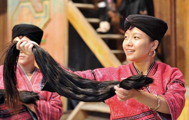 A hosszú hajú nők faluja